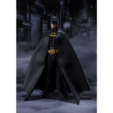 Batman: Batman (Michael Keaton) S.H. Figuarts Action Figure